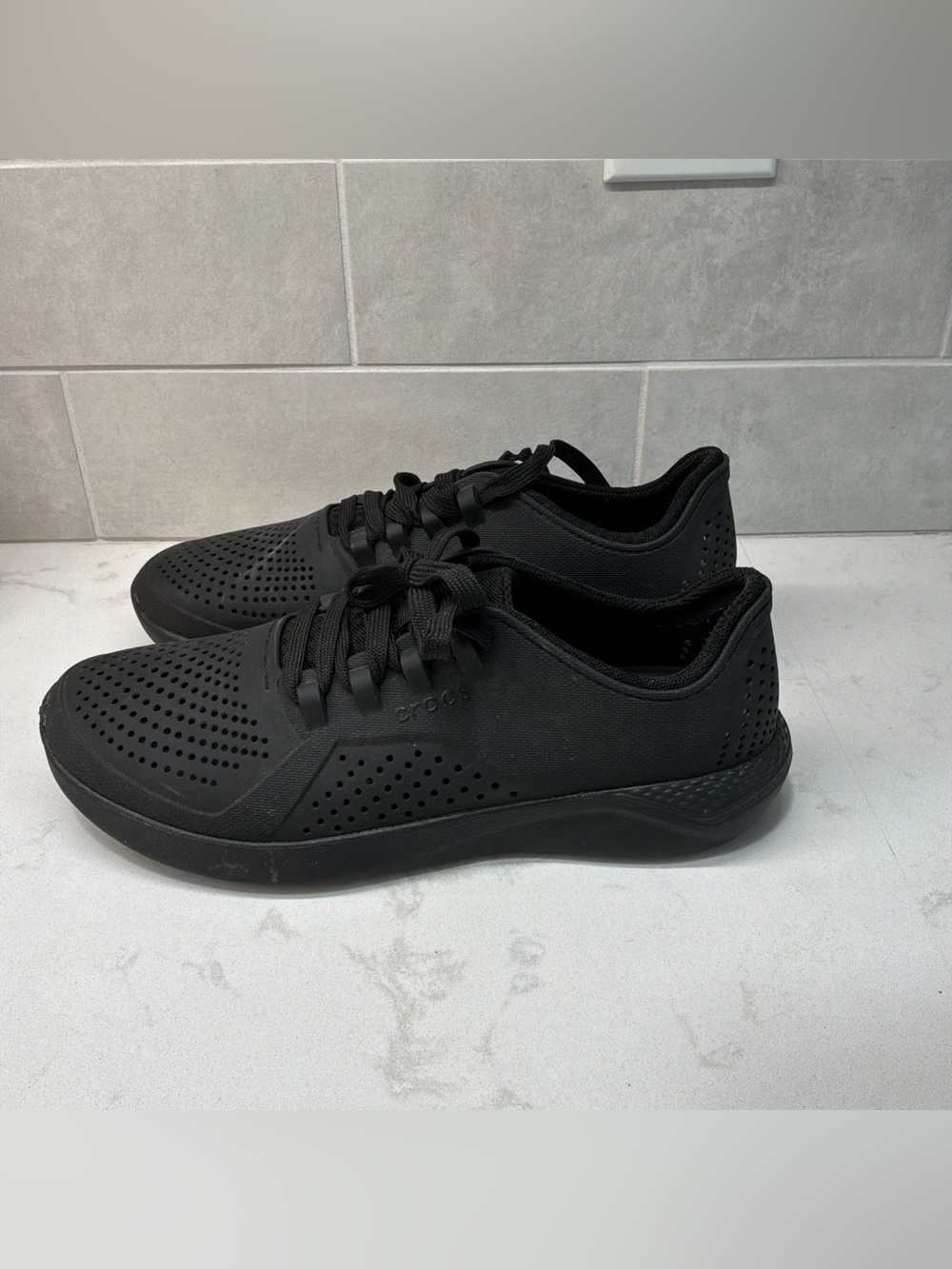 Crocs LiteRite Pacer Men’s Size 8 Black Low Top Lace Up Sneakers Rubber